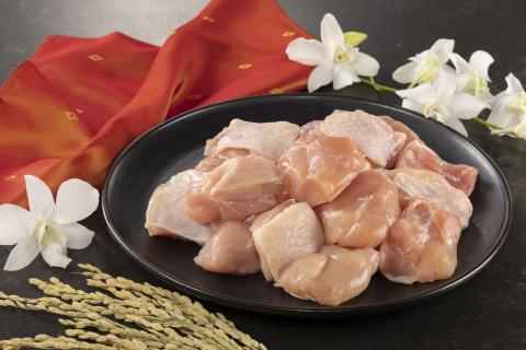 【送料無料】タイ産鶏モモ角切り25-30gサイズ