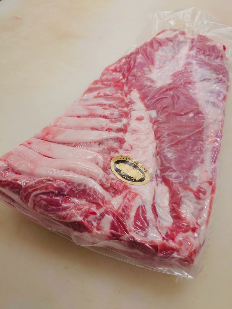 【不定貫】国産黒豚　プレミアムきんかバニラ豚　三枚肉（バラ）ブロック