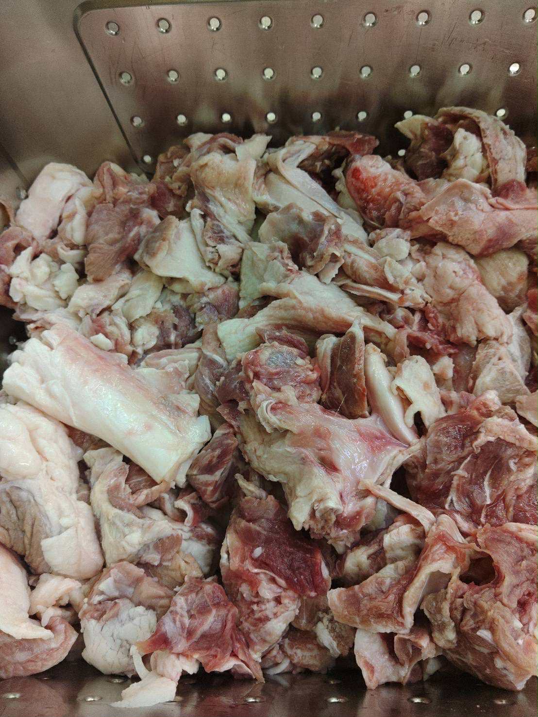 北海道産牛スジ（ホルス未経産/メス・去勢）キリダシ　10ｋｇ