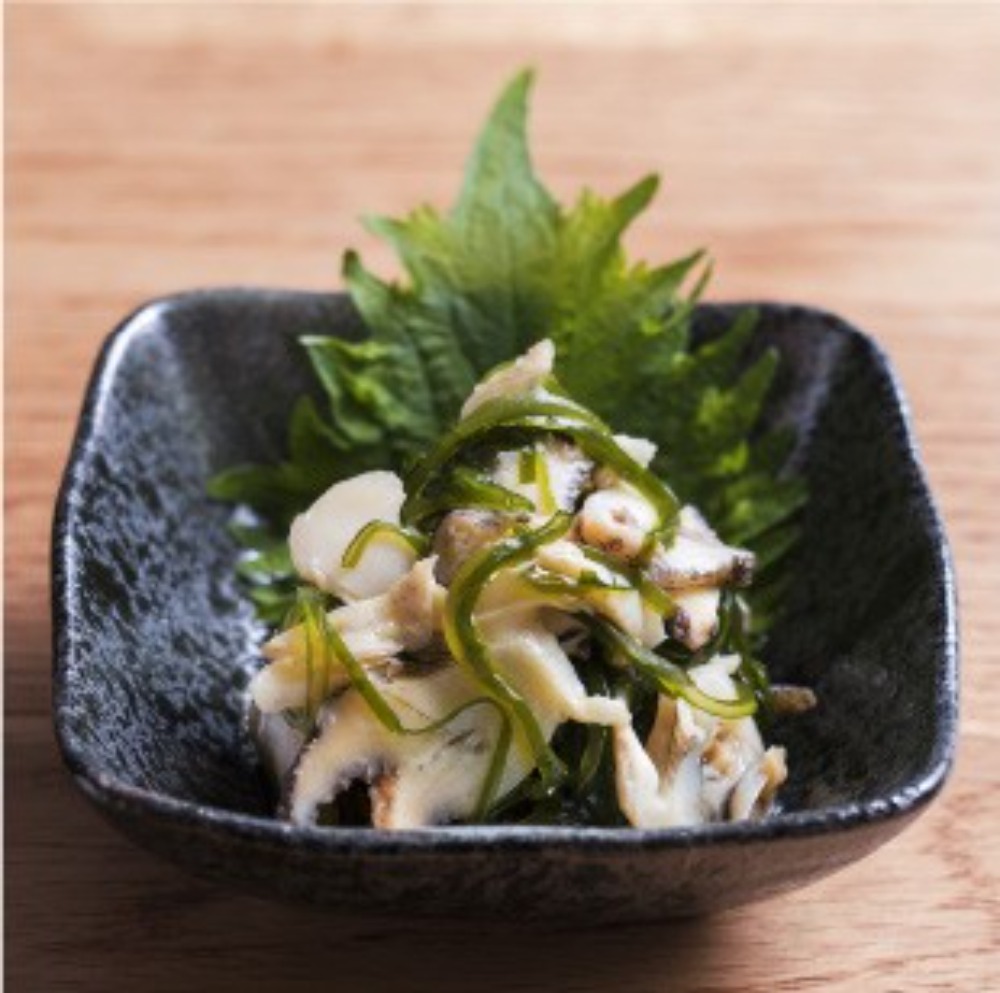 鮭節昆布醤油漬け　つぶ　（カップ）２２０ｇ