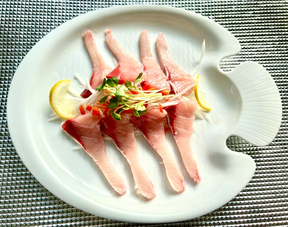 新物トロハマチ刺身用フィーレ塩カル瞬間凍結品約1200ｇ