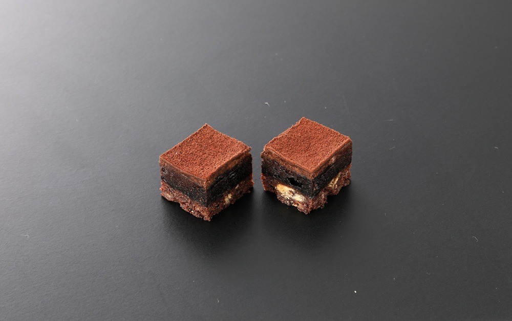 ひとくちガトーショコラ　36カット（約2.5cm角）350g