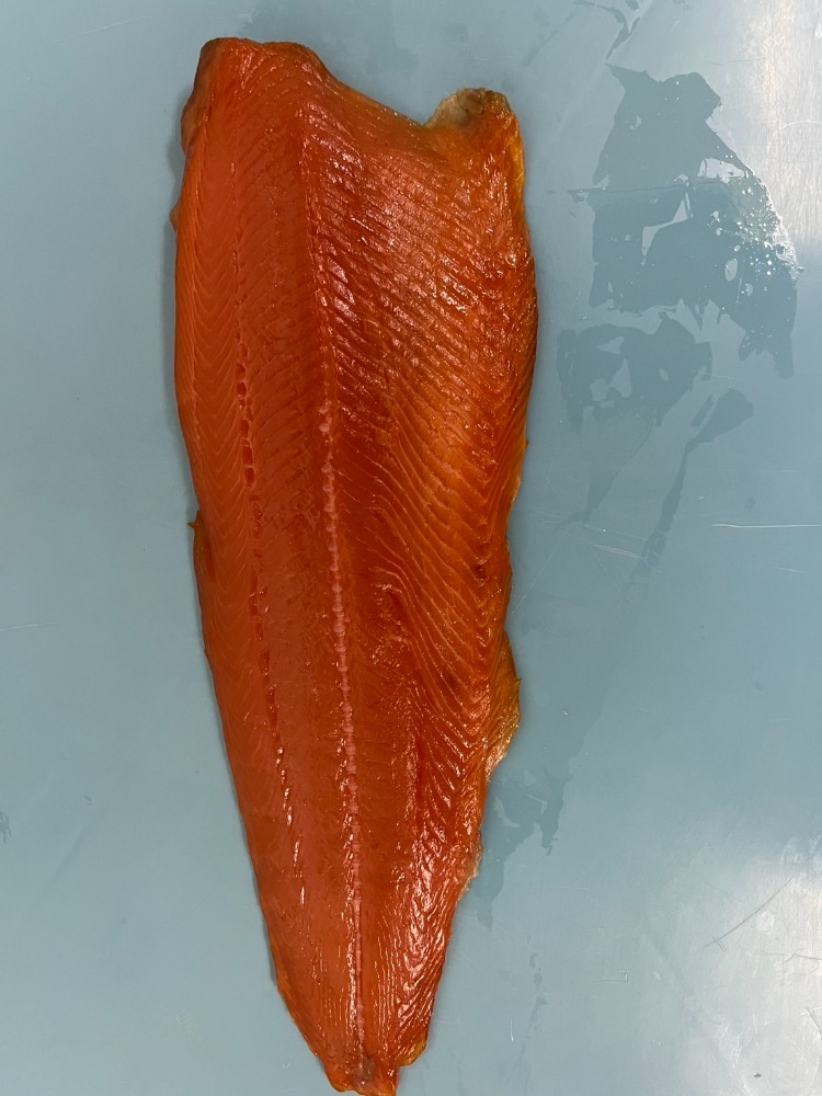 【不定貫】北海道オホーツク産桜マススモーク　1枚350g~450g