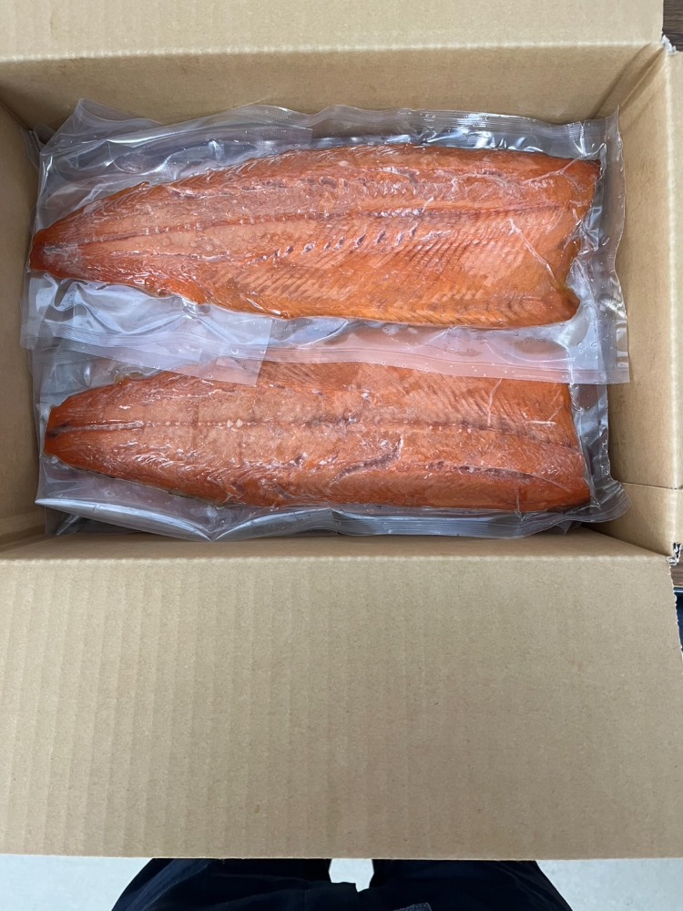 【不定貫】北海道オホーツク産桜マススモーク　1枚350g~450g