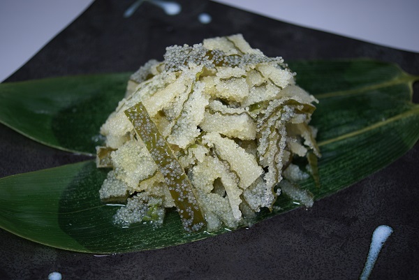【送料無料】塩水漬子持昆布　細切　500ｇ