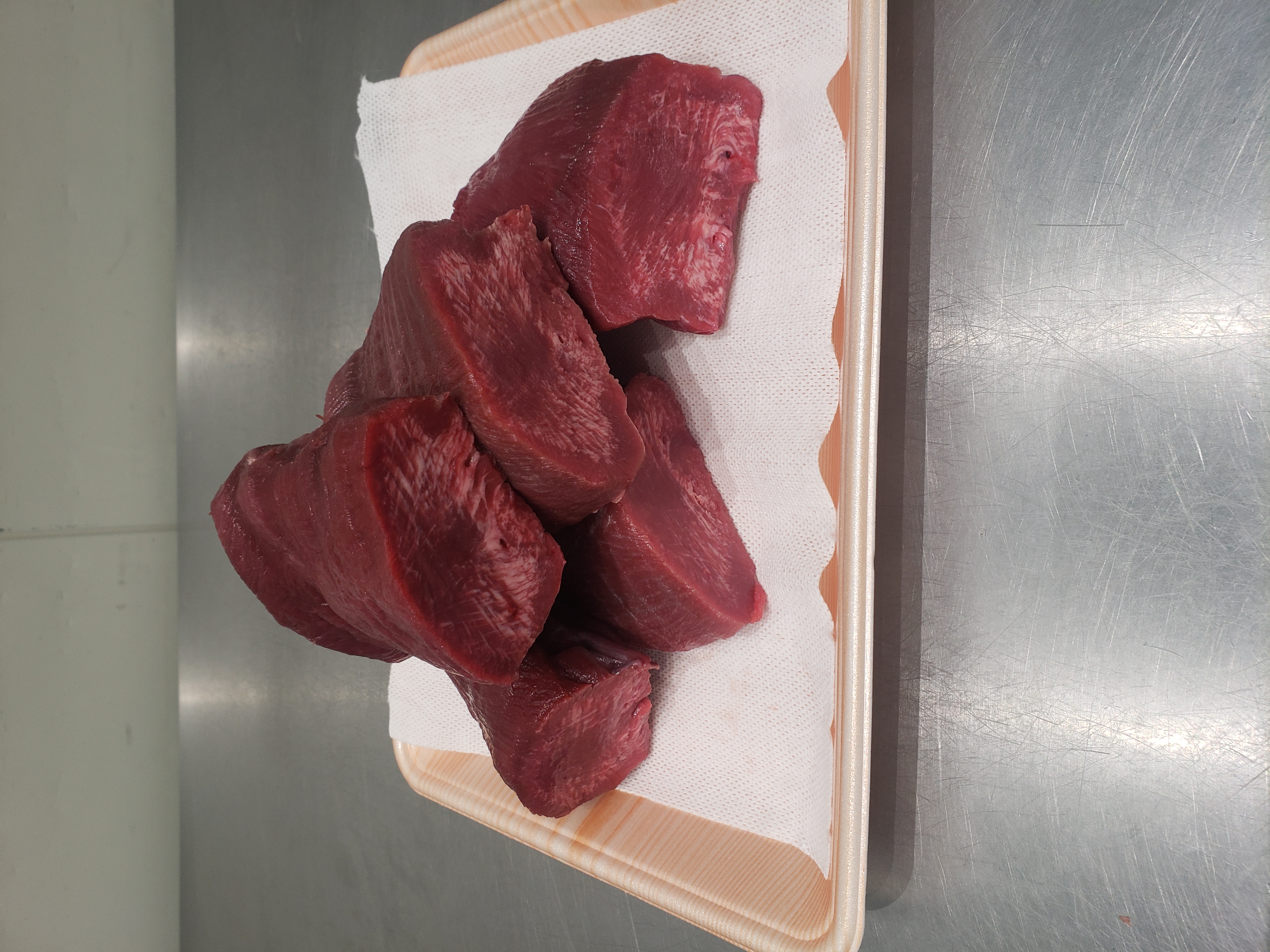 【不定貫】牛ムキタン　タン先ブロック（アメリカ約8：和牛約2）