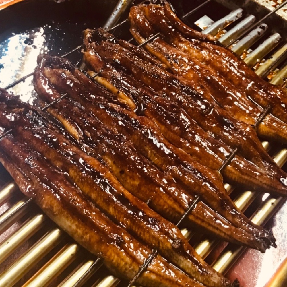 三河一色産　炭火焼き　有頭腹開うなぎ蒲焼き　約220ｇ個包装　