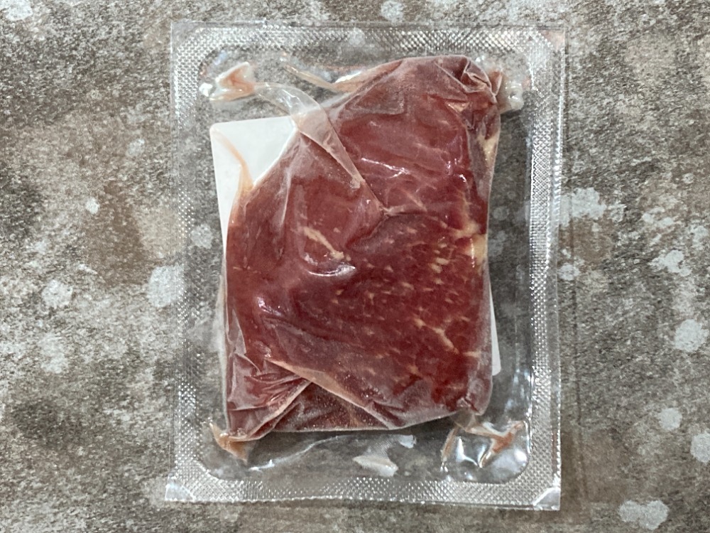 ブラジル産　赤身馬肉(真空)　ロース　約100g
